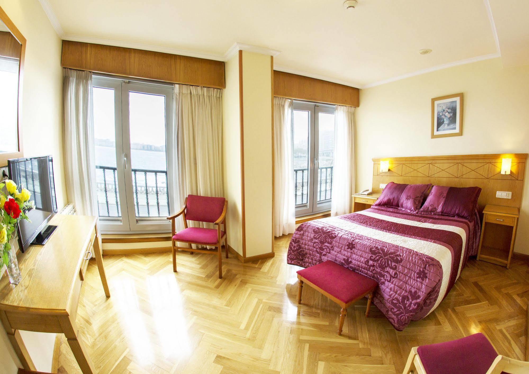 Hotel Cristal 2 А-Корунья Екстер'єр фото